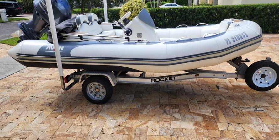 Avon Seasport 400 Deluxe