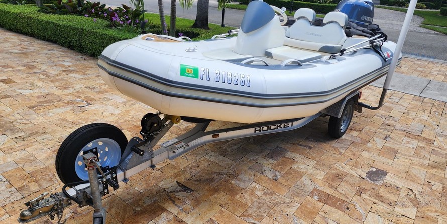 Avon Seasport 400 Deluxe