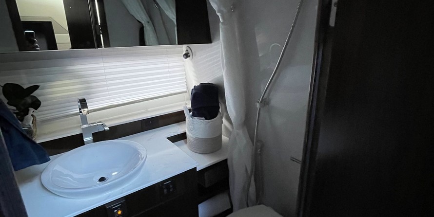 Cruisers Yachts 42 Cantius