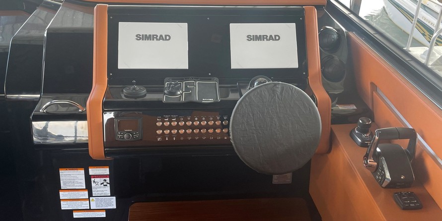 Cruisers Yachts 42 Cantius