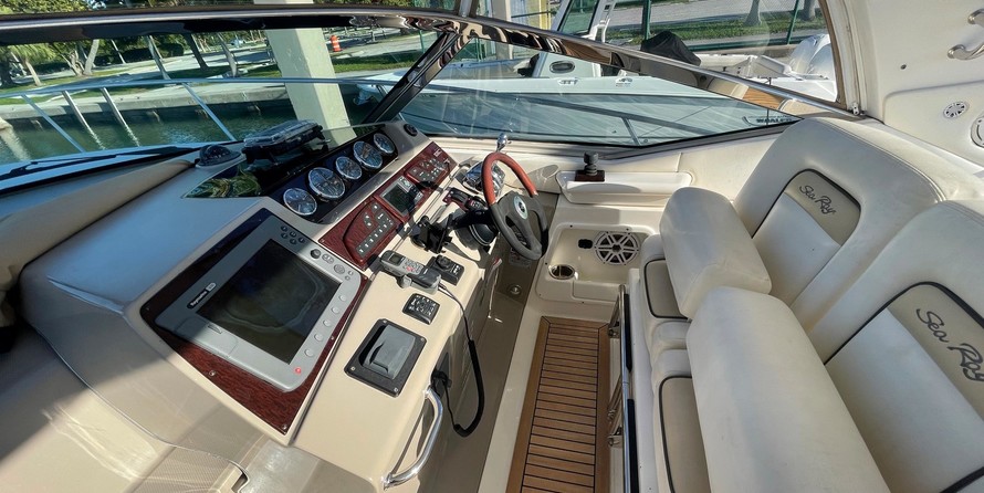 Sea Ray 350 Sundancer