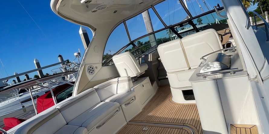 Sea Ray 350 Sundancer