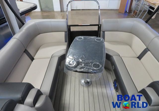 Princecraft Quorum 23 XT