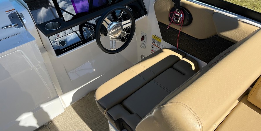 Sea Ray SDX 250