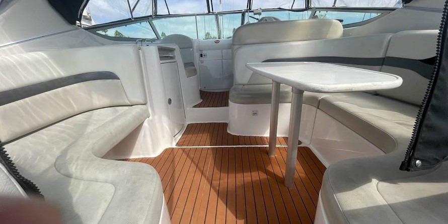 Chaparral 330 Signature