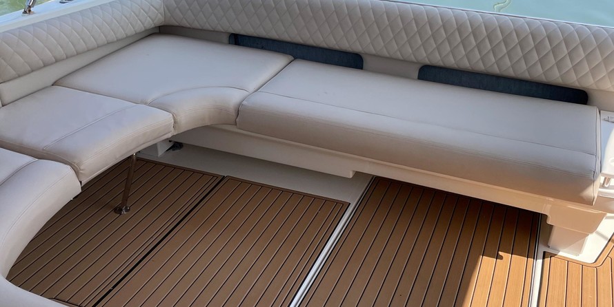 Sea ray 400 express cruiser