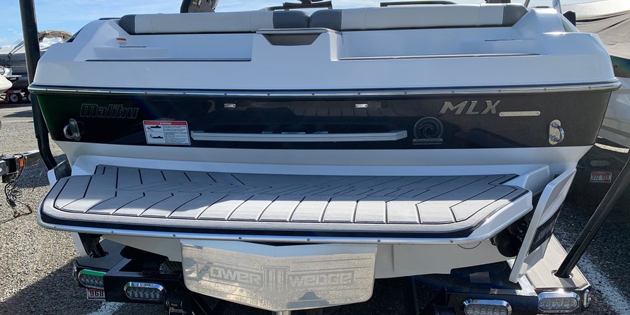 Malibu Wakesetter 21 MLX