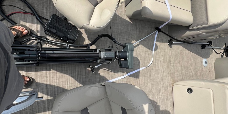Sun Tracker Fishin Barge 22 DLX