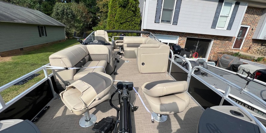 Sun Tracker Fishin Barge 22 DLX