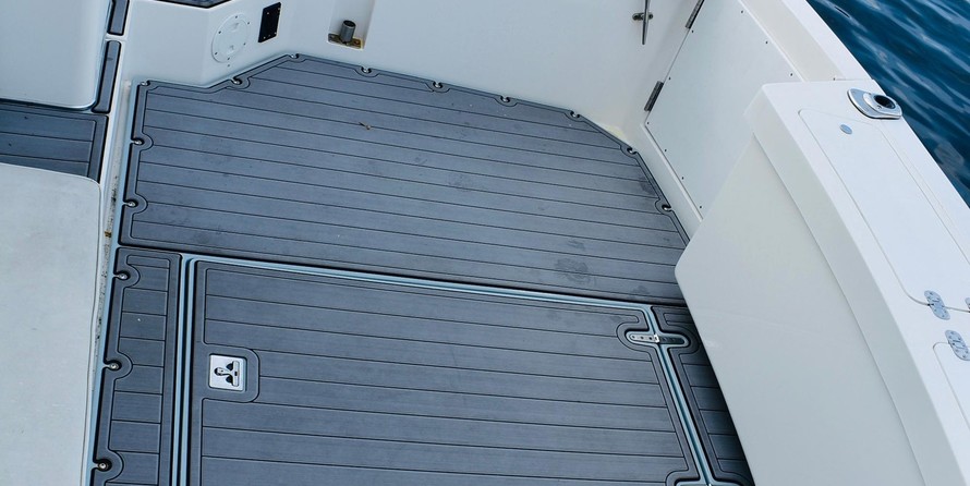 Broward 80 pilot house