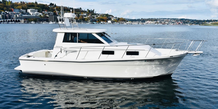 Broward 80 pilot house