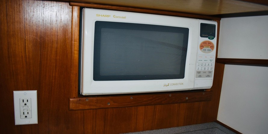 Broward 80 pilot house