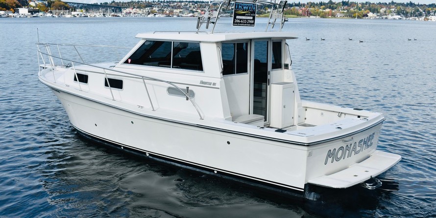 Broward 80 pilot house