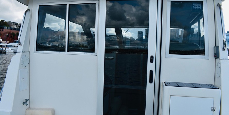 Broward 80 pilot house