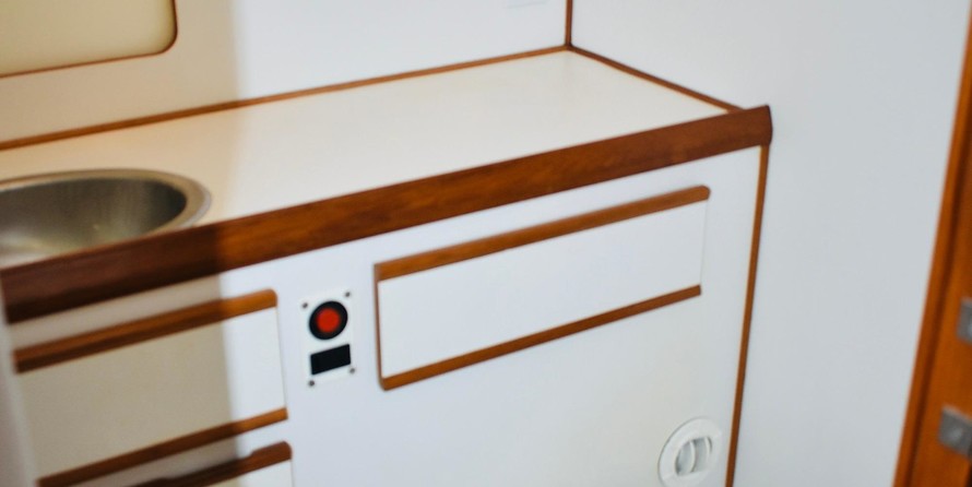 Broward 80 pilot house