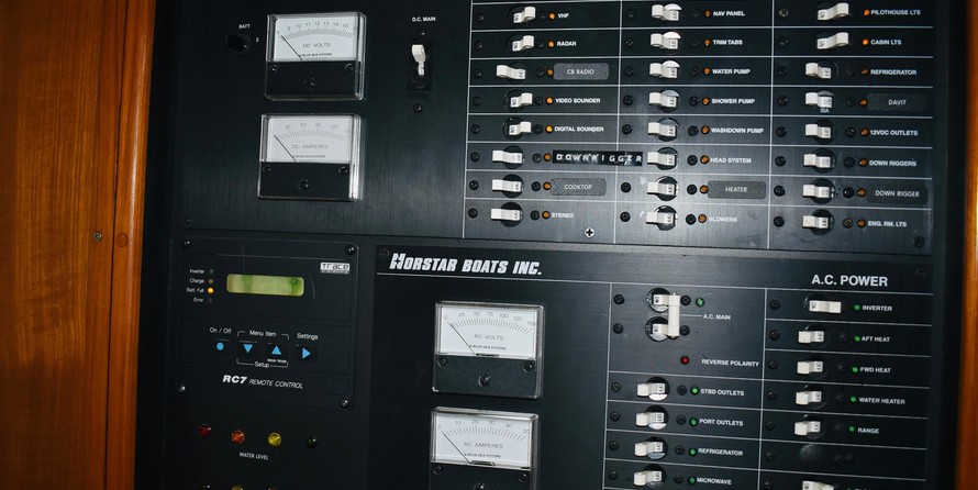 Broward 80 pilot house