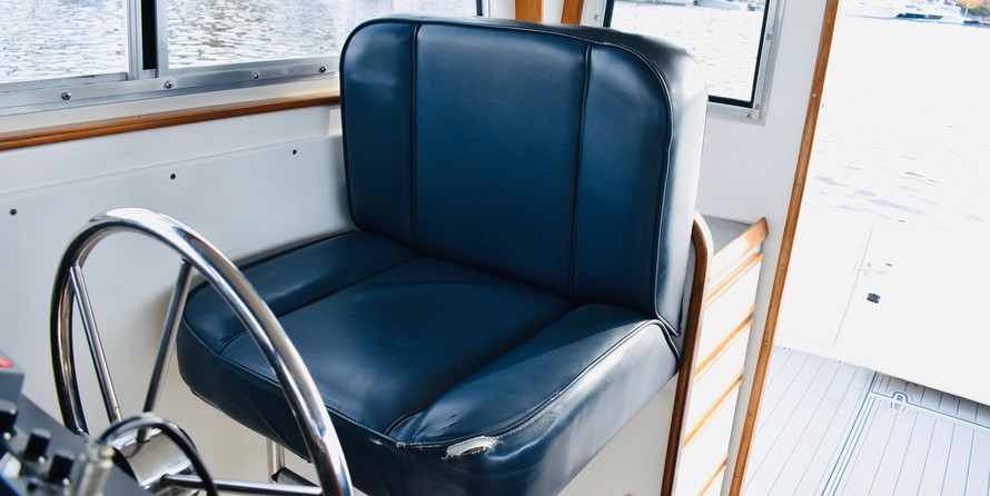 Broward 80 pilot house