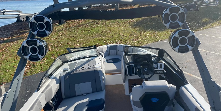 Malibu Wakesetter 23 LSV