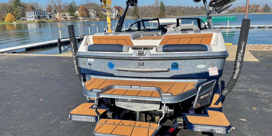 Malibu Wakesetter 23 LSV