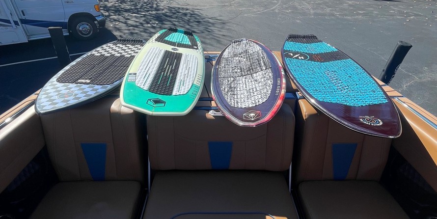 Malibu Wakesetter 23 LSV