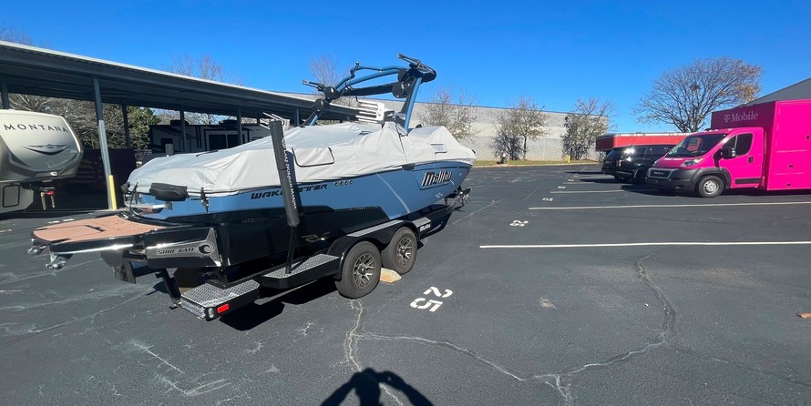 Malibu Wakesetter 23 LSV
