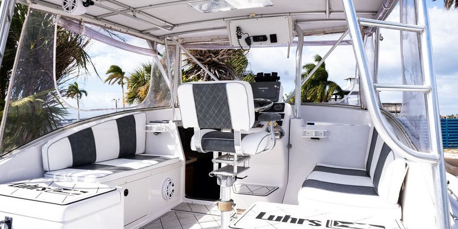 Luhrs 290 open