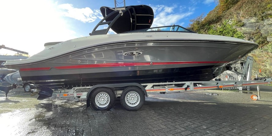Sea Ray 230 SPX