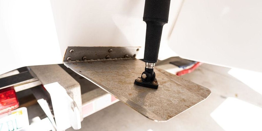 Intrepid 26 center console