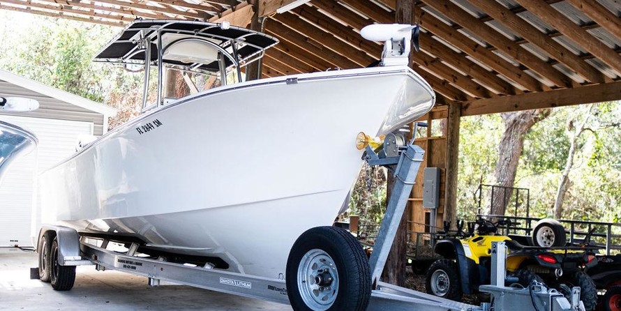 Intrepid 26 center console