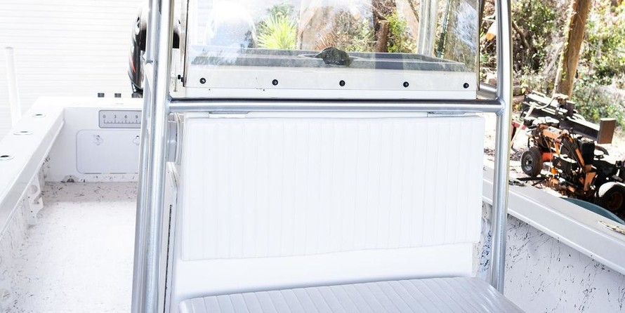 Intrepid 26 center console