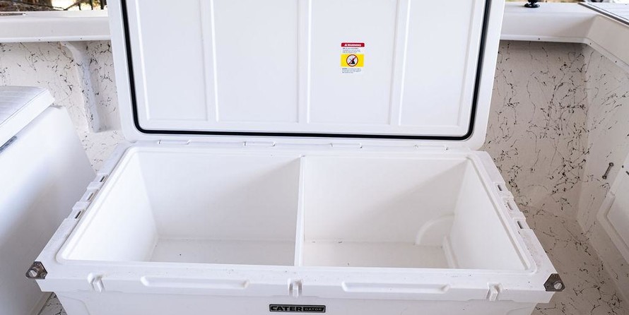 Intrepid 26 center console