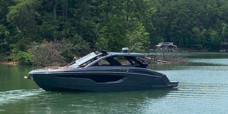 Cruisers Yachts 42 Cantius