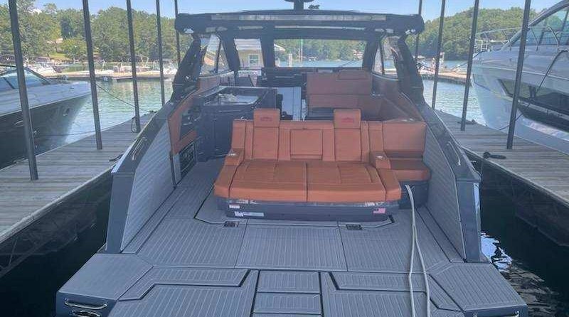 Cruisers Yachts 42 Cantius