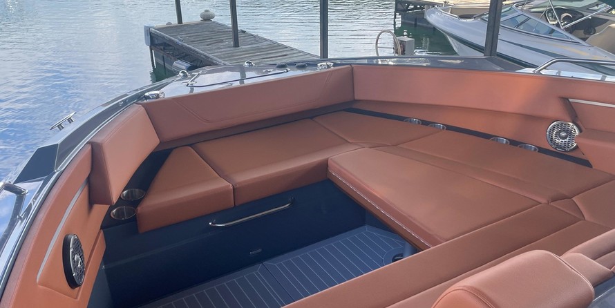 Cruisers Yachts 42 Cantius