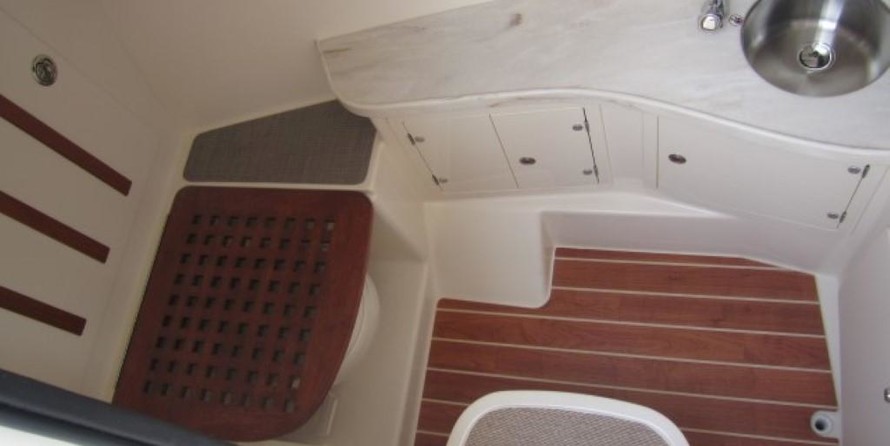 Grady-White Freedom 335