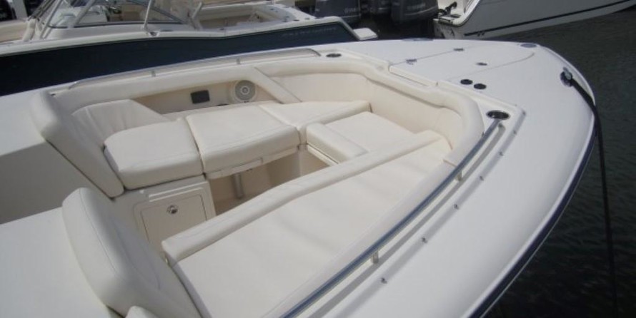 Grady-White Freedom 335