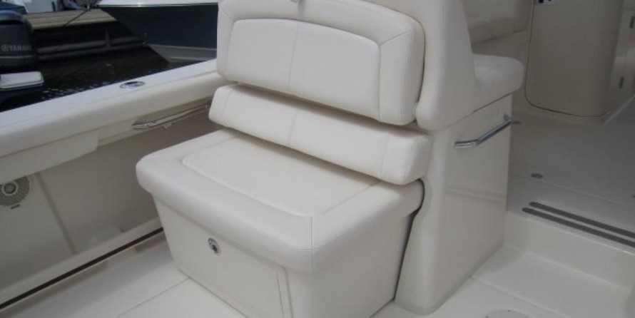 Grady-White Freedom 335