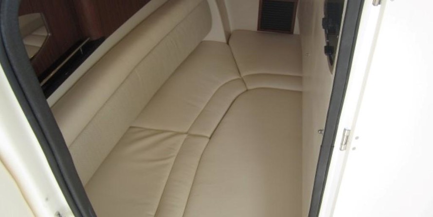 Grady-White Freedom 335