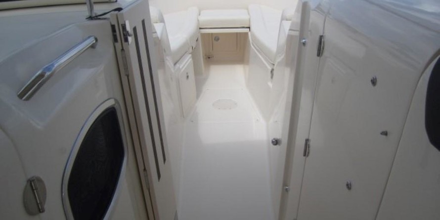 Grady-White Freedom 335