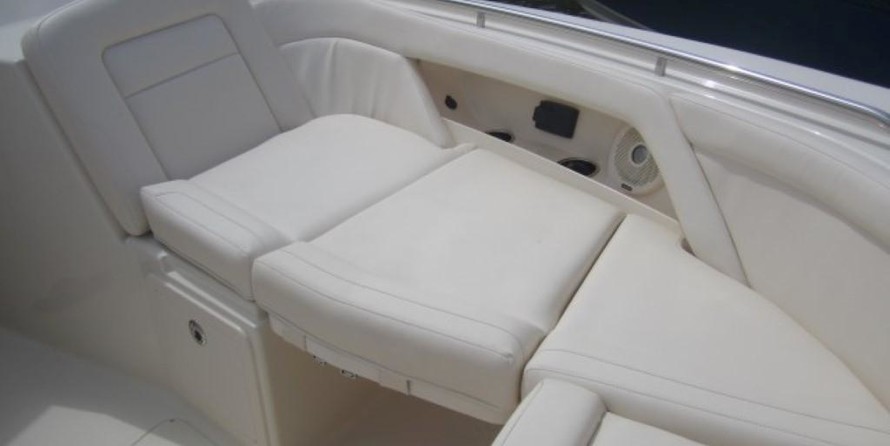 Grady-White Freedom 335