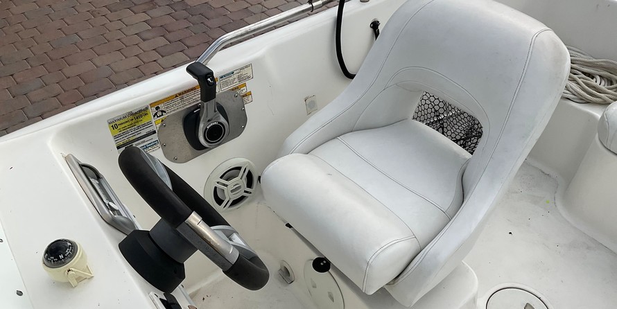 Hurricane 201 sundeck sport