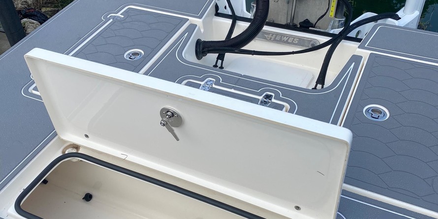 Hewes 16.9 redfisher