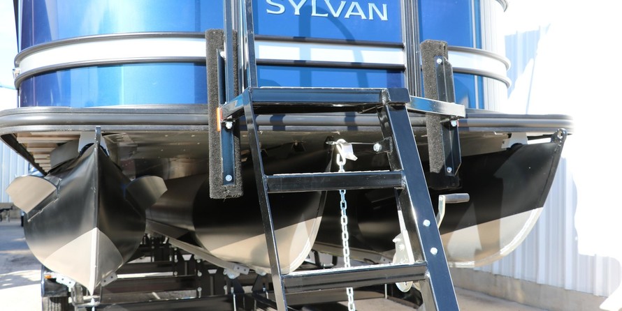 60 x 16 tri-toon passenger vessel