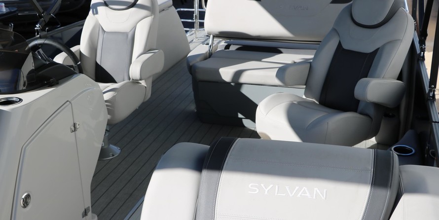 60 x 16 tri-toon passenger vessel