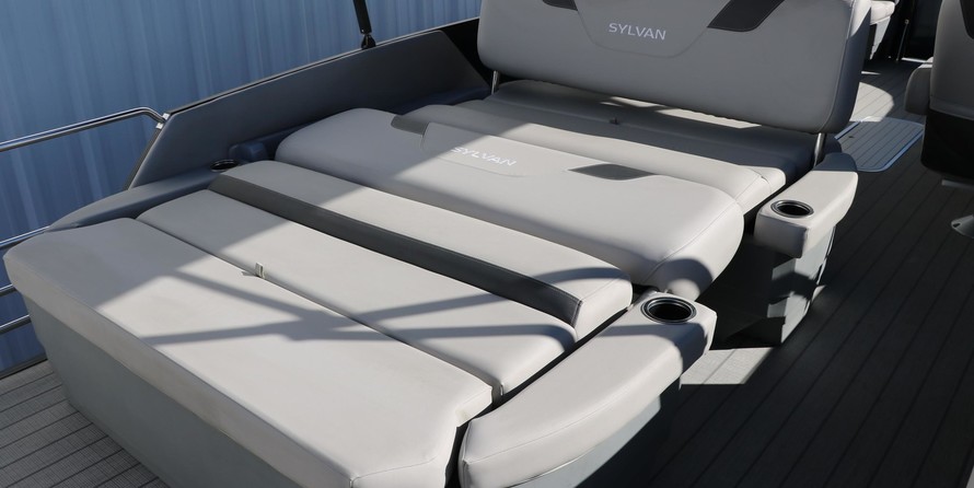 60 x 16 tri-toon passenger vessel