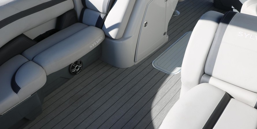 60 x 16 tri-toon passenger vessel