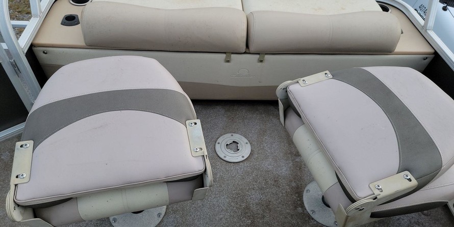 Sun Tracker Fishin Barge 22 DLX