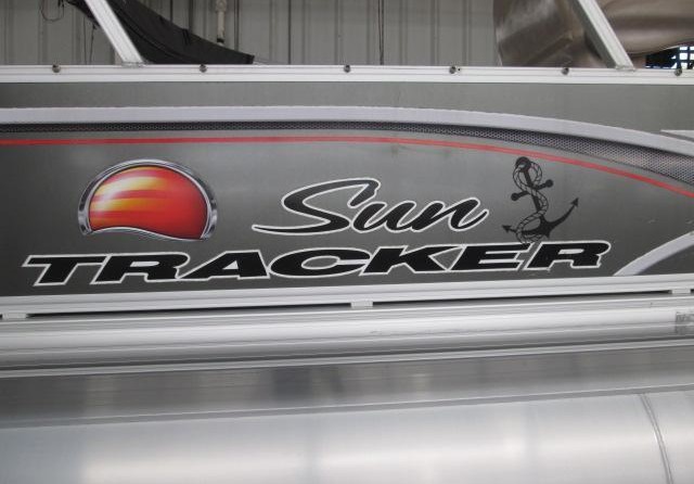 Sun Tracker Fishin Barge 22 DLX