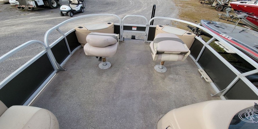 Sun Tracker Fishin Barge 22 DLX