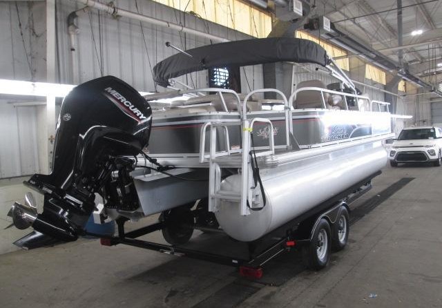 Sun Tracker Fishin Barge 22 DLX